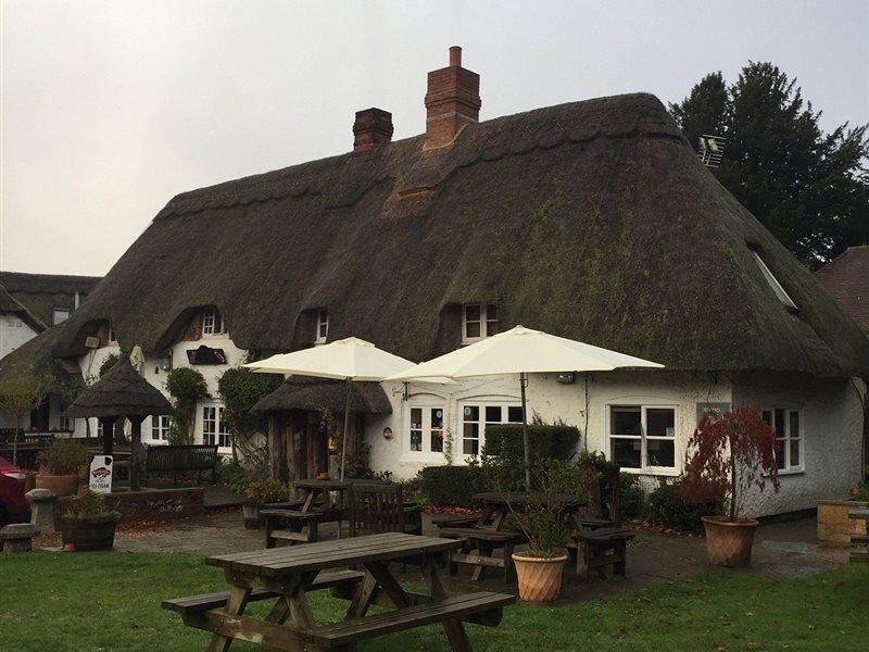 The Hatchet Inn Chute Luaran gambar